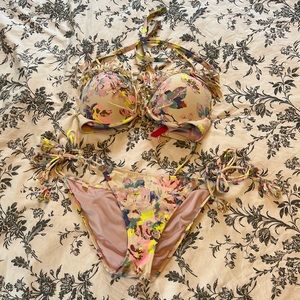 Victorias Secret Bikini 34D top / M bottom